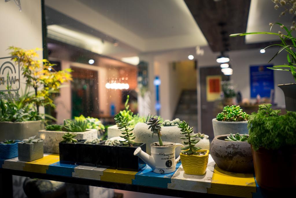 Two Towns Hostel Hangzhou Exterior photo